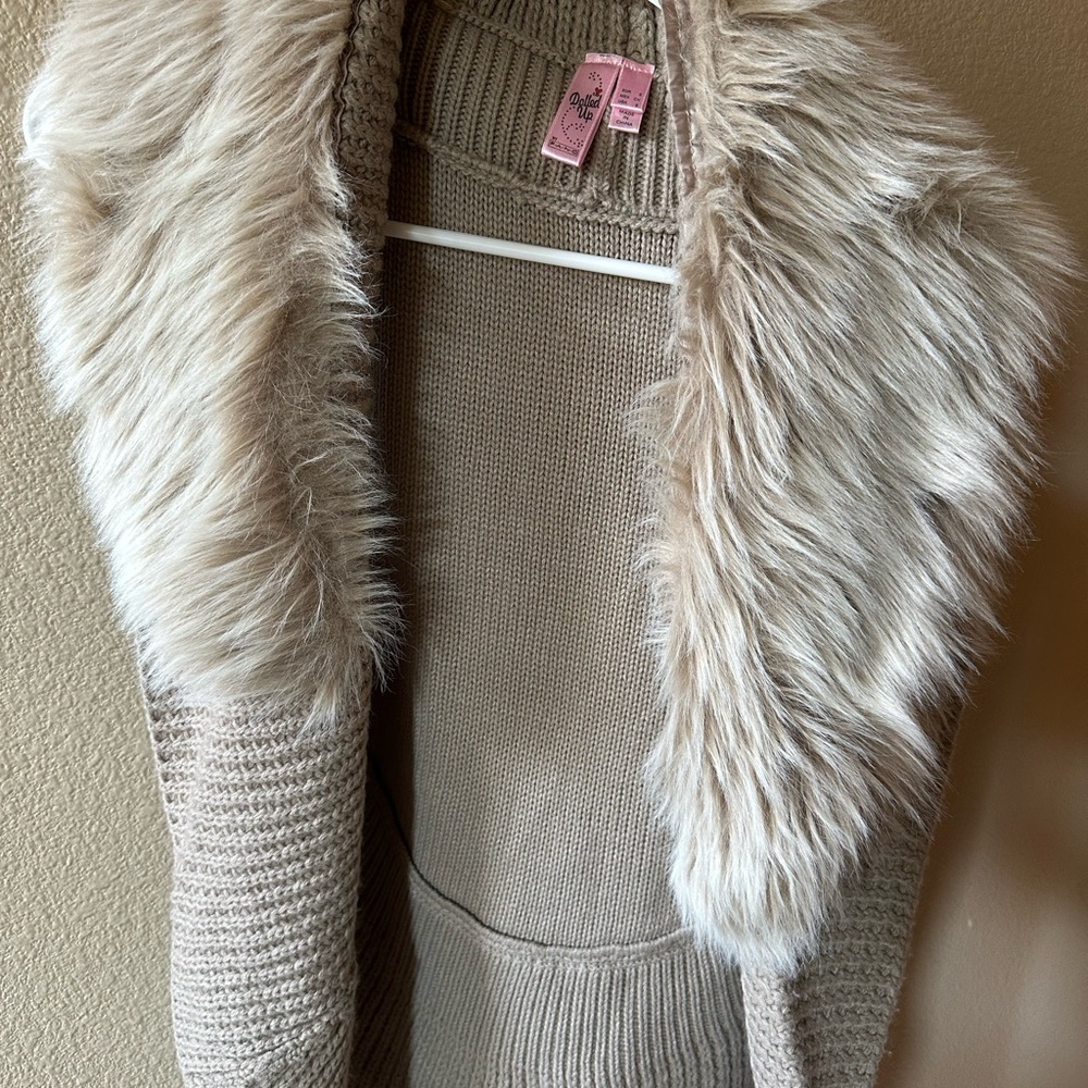 Cozy Faux Fur Collar Sweater - Tan